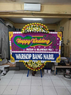 Papan Bunga di Besole Bayan