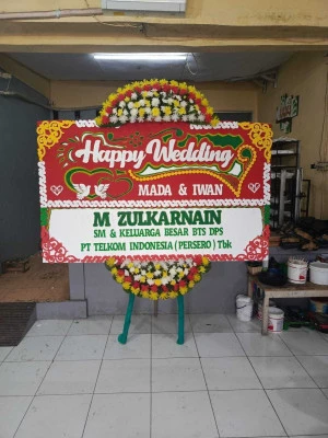 Papan Bunga di Besole Bayan